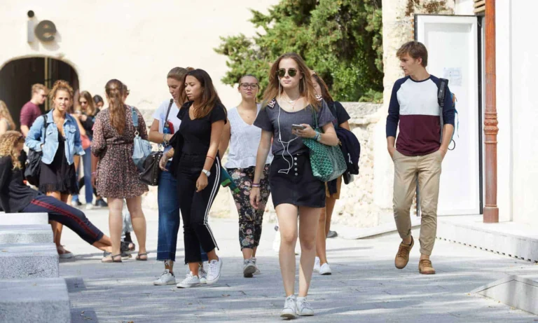 about header 1 768x461